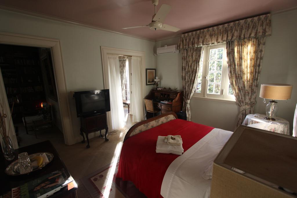 La Casona De Grace Bed and Breakfast Olivos Esterno foto