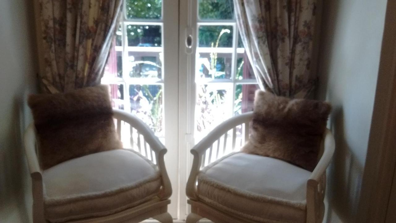 La Casona De Grace Bed and Breakfast Olivos Esterno foto