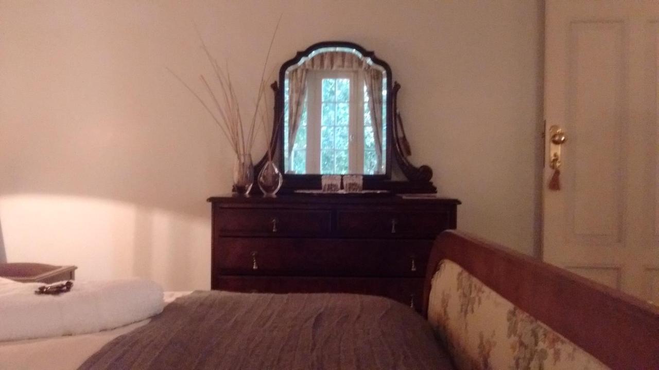 La Casona De Grace Bed and Breakfast Olivos Esterno foto